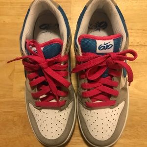 Nike 6.0 Low Top Women’s Sneakers, Size 7.5M